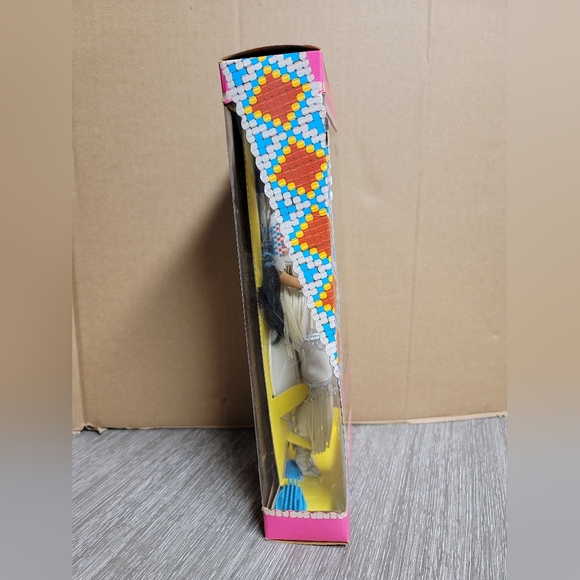 1992 Native American Barbie Special Edition Dolls Of The World Collection #1753. - Picture 5 of 6